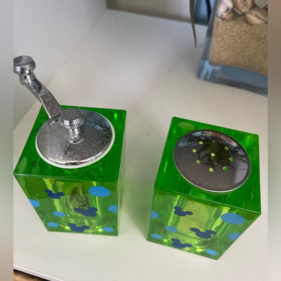 Cutest Disney Mickey Salt and Pepper Shakers - Picture 2 of 4